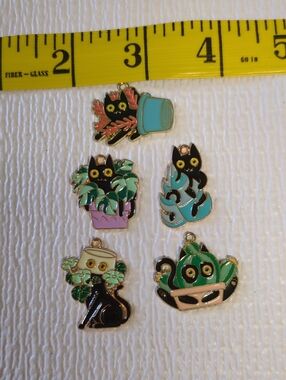 ❤️3/$10❤️ P53 Black Cat Plant Enamel Charms - Mixed Colors